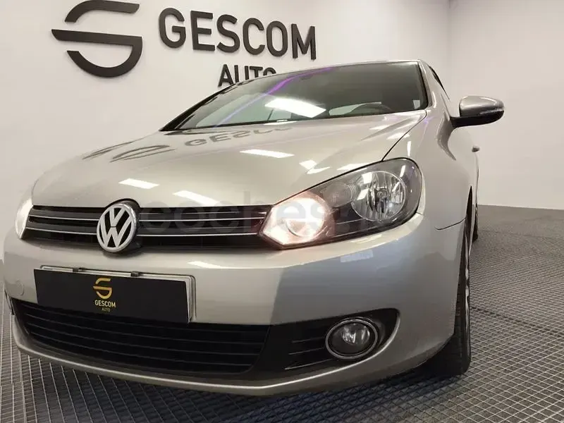 Usado VW Golf Cabriolet 105 CV (77 kW) 2012 Gris / plata Descapotable