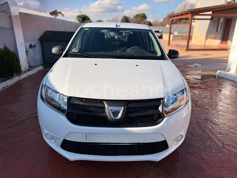 Usado Dacia Sandero Lauréate 75 CV (55 kW) 2014 Blanco Berlina