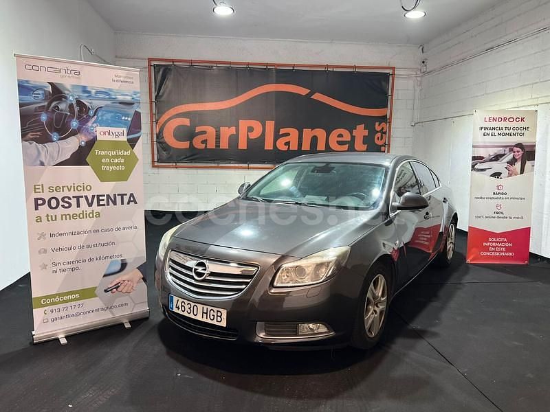 Gris / plata Usado 2011 Opel Insignia Sport Berlina | 4995 € (Precio justo) - Imagen 1/4