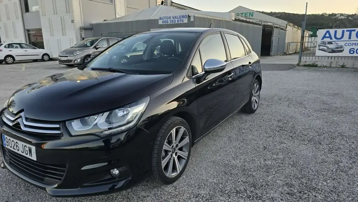 Usado Citroën C4 Feel 120 CV (88 kW) 2015 Negro Utilitario