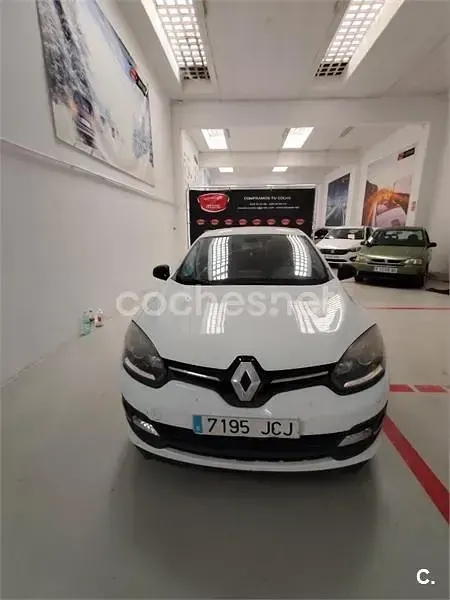 Usado Renault Mégane III LIMITED 115 CV (84 kW) 2015 Blanco Berlina