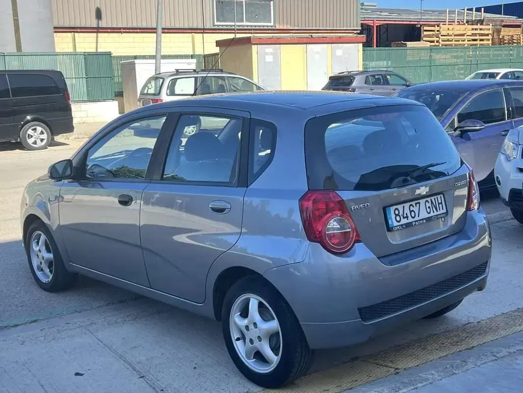 Usado Chevrolet Aveo LS 84 CV (61 kW) 2009 Gris Utilitario