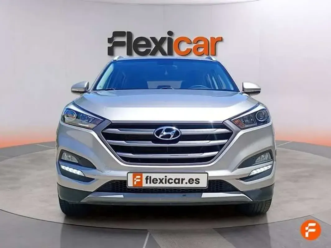 Usado Hyundai Tucson 132 CV (97 kW) 2018 Gris SUV
