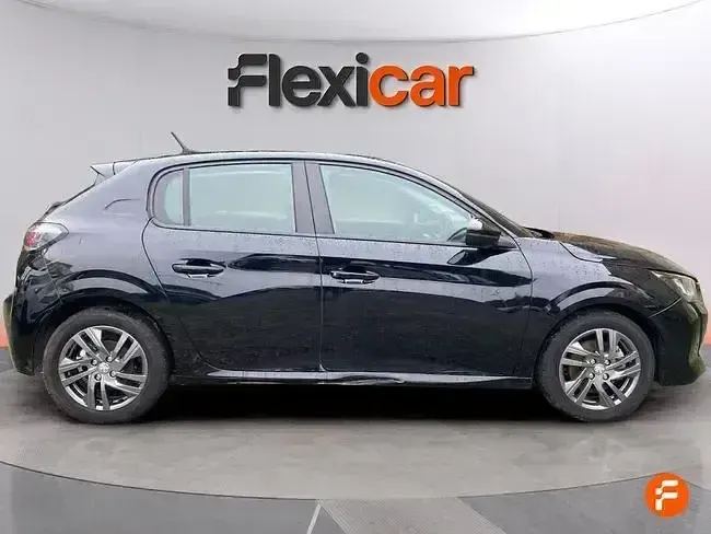 Usado Peugeot 208 Active 100 CV (73 kW) 2021 Negro Utilitario
