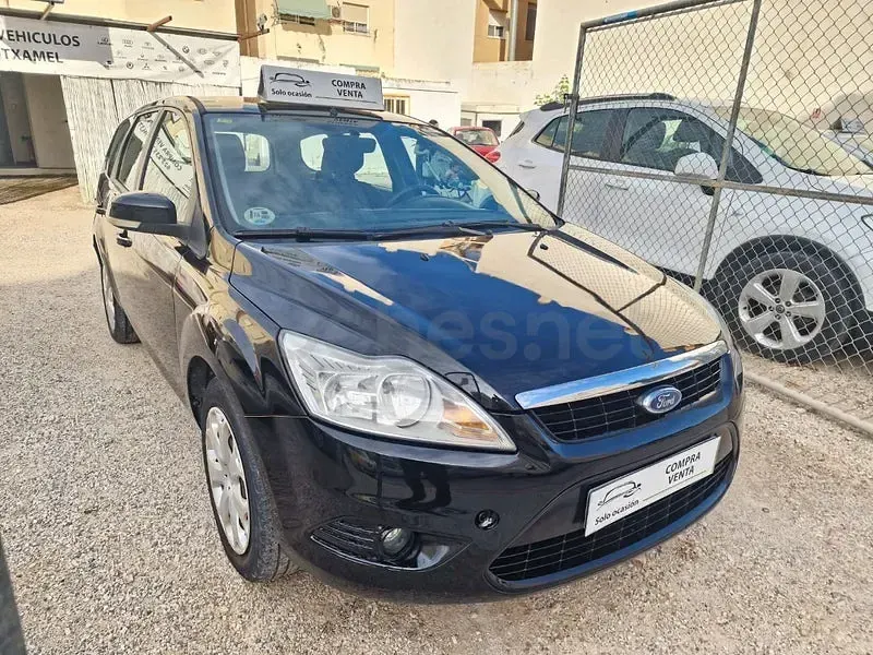 Usado Ford Focus Trend 90 CV (66 kW) 2008 Negro Familiar