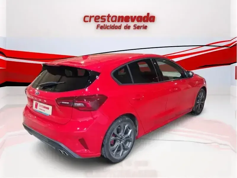 Używany Ford Focus ST-Line 125 KM (91 kW) 2025 Czerwony Sedan/Limuzyna