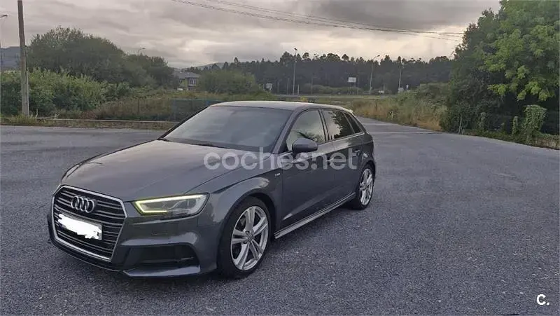 Usado Audi A3 S-Line 150 CV (110 kW) 2018 Gris / plata Berlina