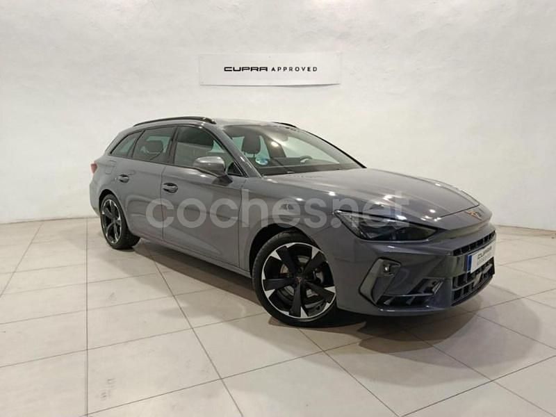 Gris / plata Usado 2025 Cupra Leon Familiar | 28.900 € (Un poco caro) - Imagen 1/4