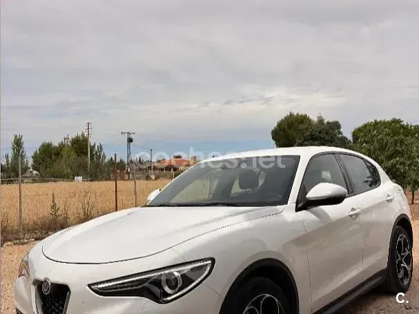 Usado Alfa Romeo Stelvio Ti 210 CV (154 kW) 2019 Blanco SUV