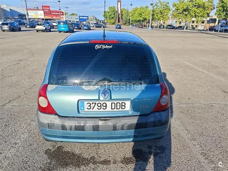 Usado Renault Clio II Authentique 75 CV (55 kW) 2004 Azul Berlina