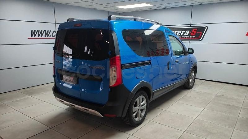 Usado Dacia Dokker Ambiance 75 CV (55 kW) 2016 Azul Monovolumen