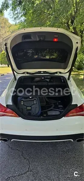 Usado Mercedes CLA200 Shooting Brake AMG line 136 CV (100 kW) 2016 Blanco Familiar
