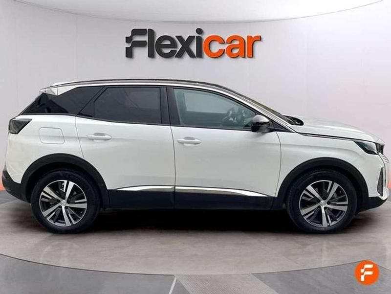 Usado Peugeot 3008 Allure 131 CV (96 kW) 2022 Blanco Monovolumen
