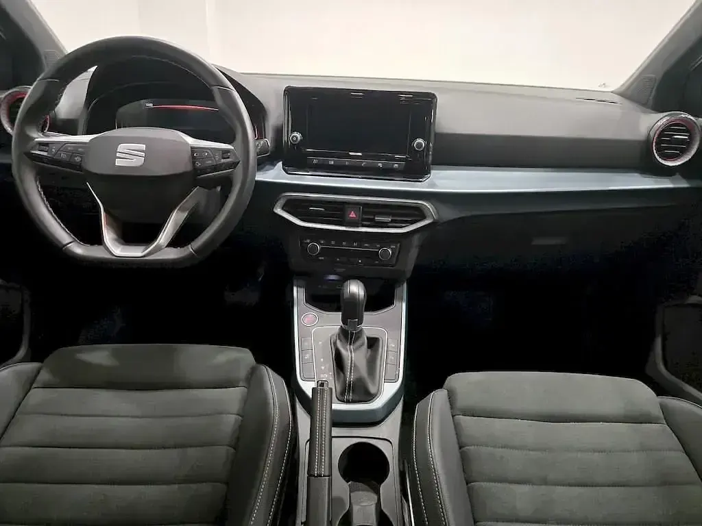 Usado Seat Arona Xperience 115 CV (84 kW) 2025 Negro SUV