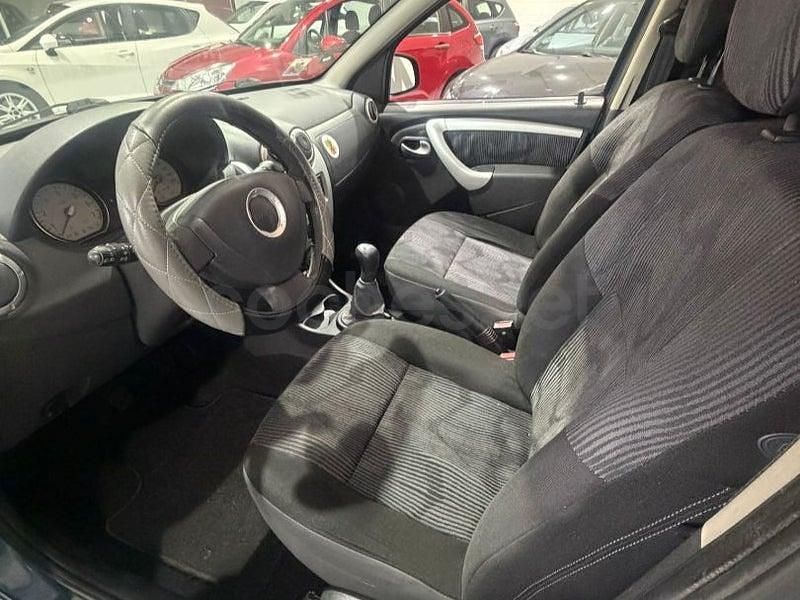 Usado Dacia Sandero Ambiance 87 CV (63 kW) 2008 Azul Utilitario