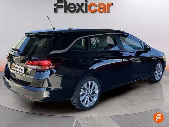 Usado Opel Astra Dynamic 125 CV (91 kW) 2017 Negro Familiar