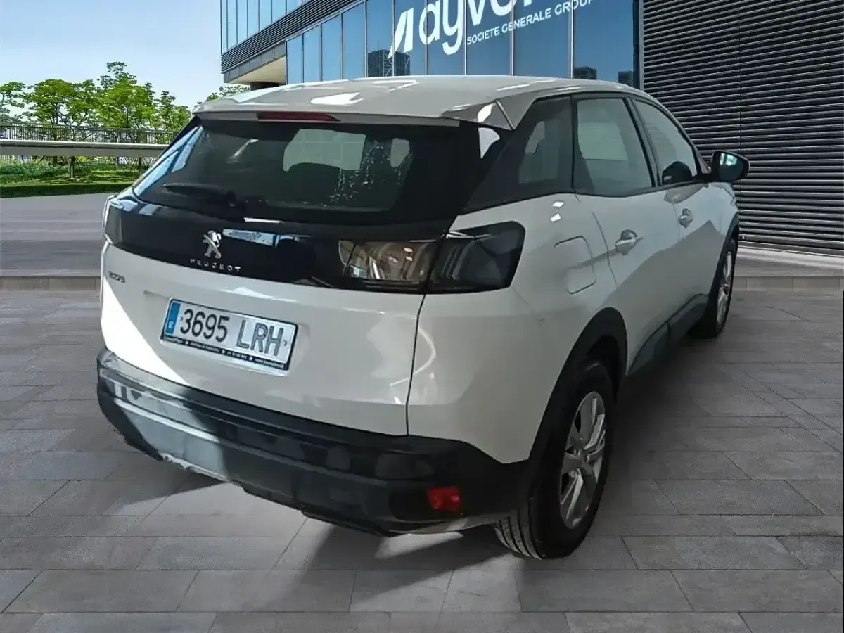 Usado Peugeot 3008 Active 131 CV (96 kW) 2021 Blanco SUV