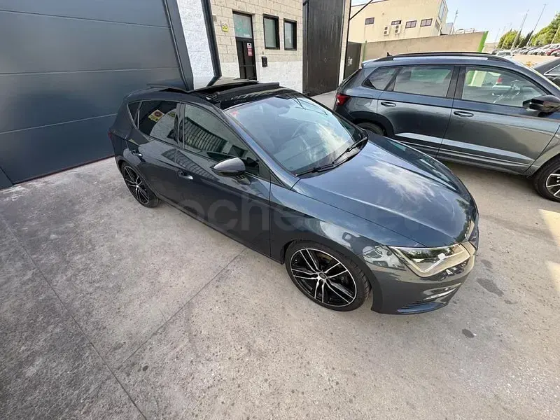 Usado Seat Leon CUPRA 290 CV (213 kW) 2018 Gris / plata Berlina