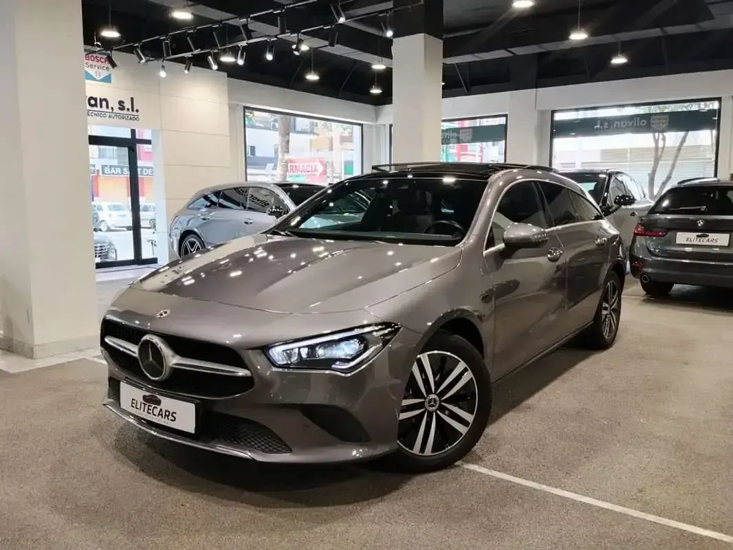 Usado Mercedes CLA250e Shooting Brake 218 CV (160 kW) 2021 Gris Familiar