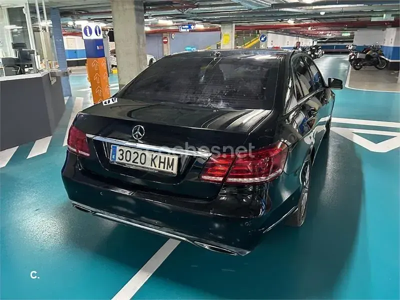 Usado Mercedes E220 Avantgarde 170 CV (125 kW) 2013 Negro Berlina