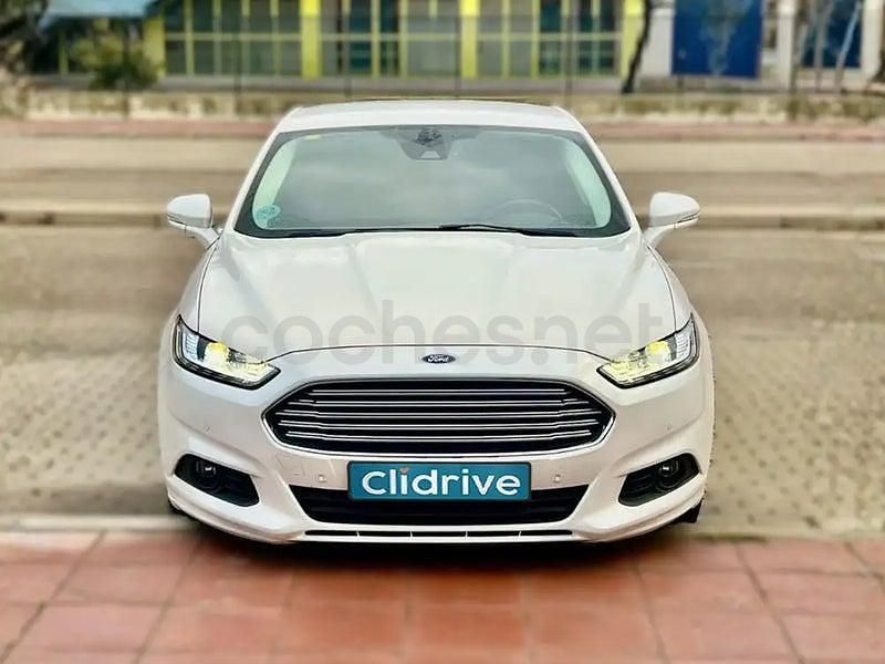 Usado Ford Mondeo Trend 150 CV (110 kW) 2018 Blanco Familiar