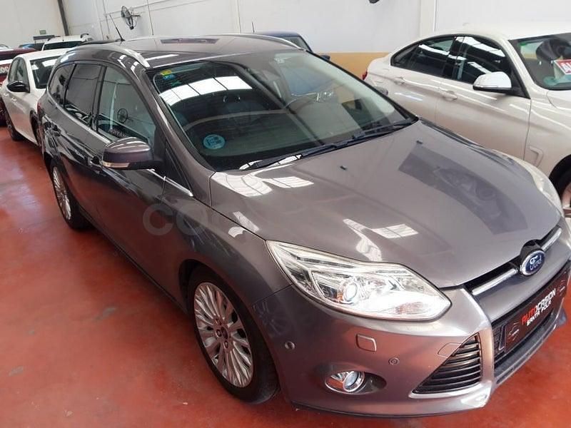 Usado Ford Focus Titanium 125 CV (91 kW) 2012 Gris / plata Familiar