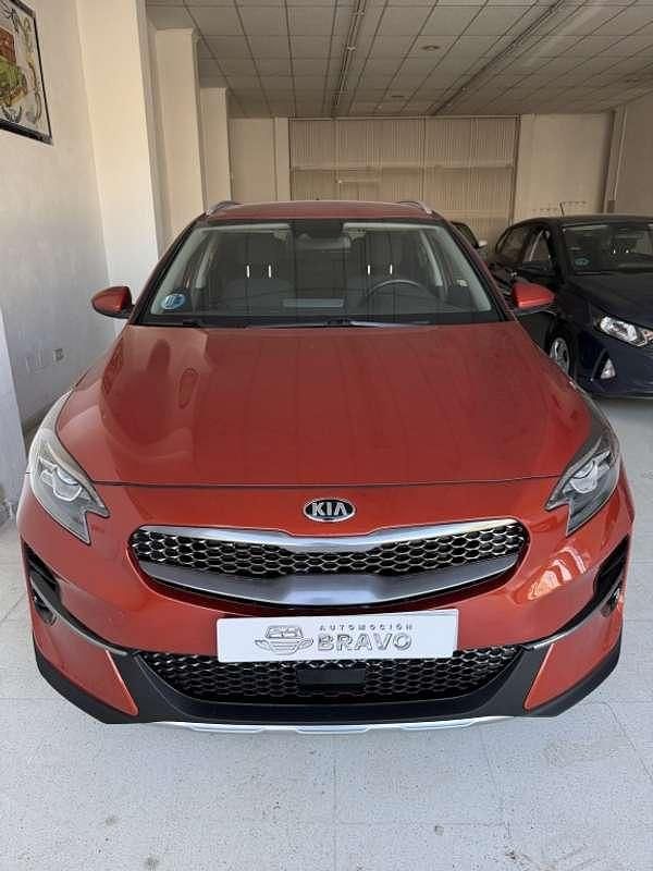 Usado Kia XCeed 136 CV (100 kW) 2021 Naranja SUV