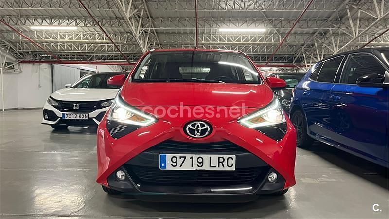Rojo Usado 2021 Toyota Aygo X-play Utilitario | 9980 € (Buen precio) - Imagen 1/4