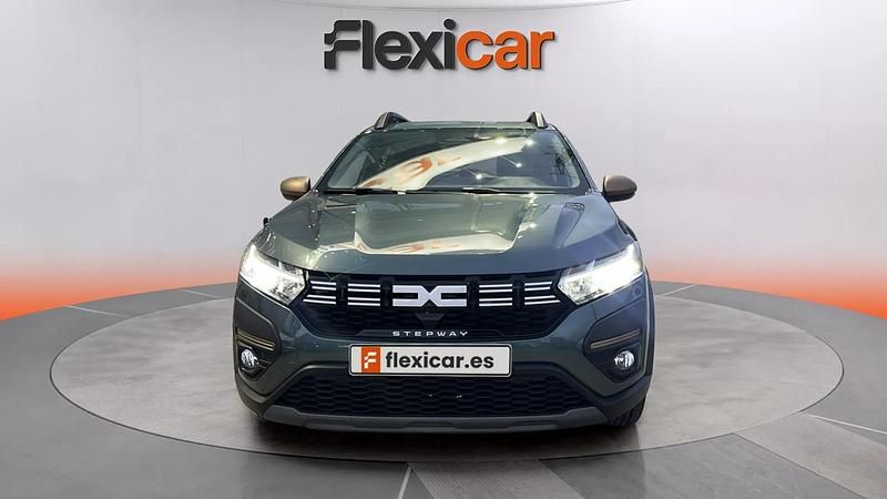 Usado Dacia Sandero Expression 101 HP (74 kW) 2025 Verde Sedan