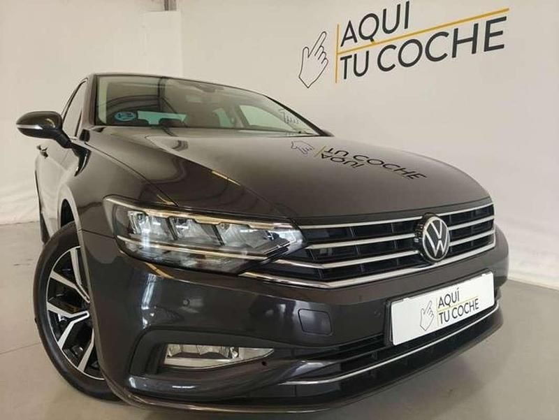 Gris Usado 2021 VW Passat Executive Berlina | 14.900 € (Buen precio) - Imagen 1/4