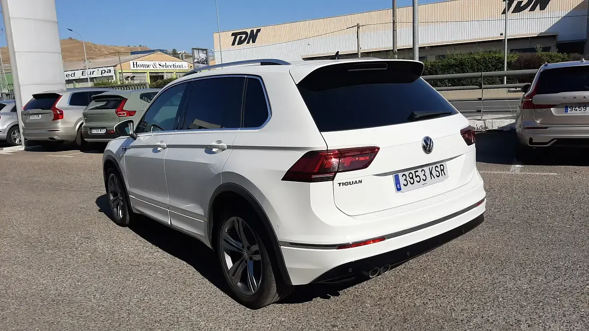 Usado VW Tiguan Sportline 150 CV (110 kW) 2018 Blanco SUV