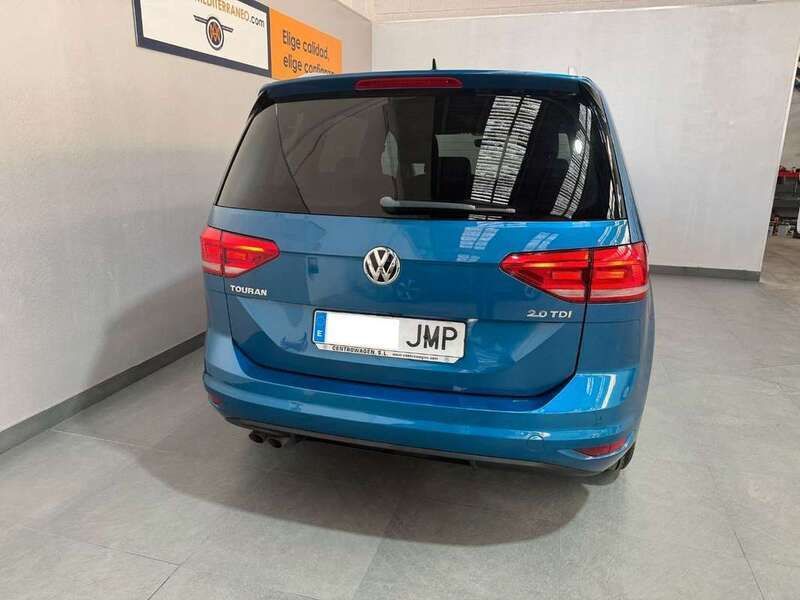 Usado VW Touran Advance 150 CV (110 kW) 2016 Azul Monovolumen