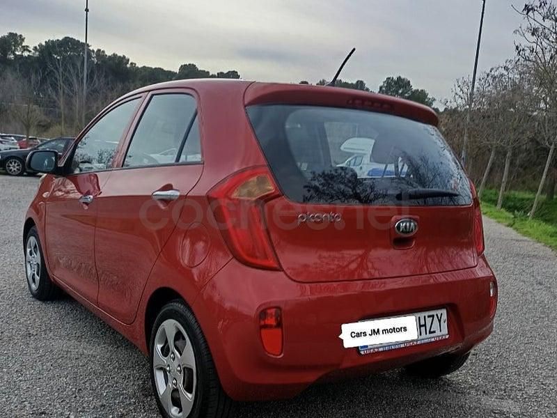 Usado Kia Picanto Urban 69 CV (50 kW) 2014 Granate Utilitario