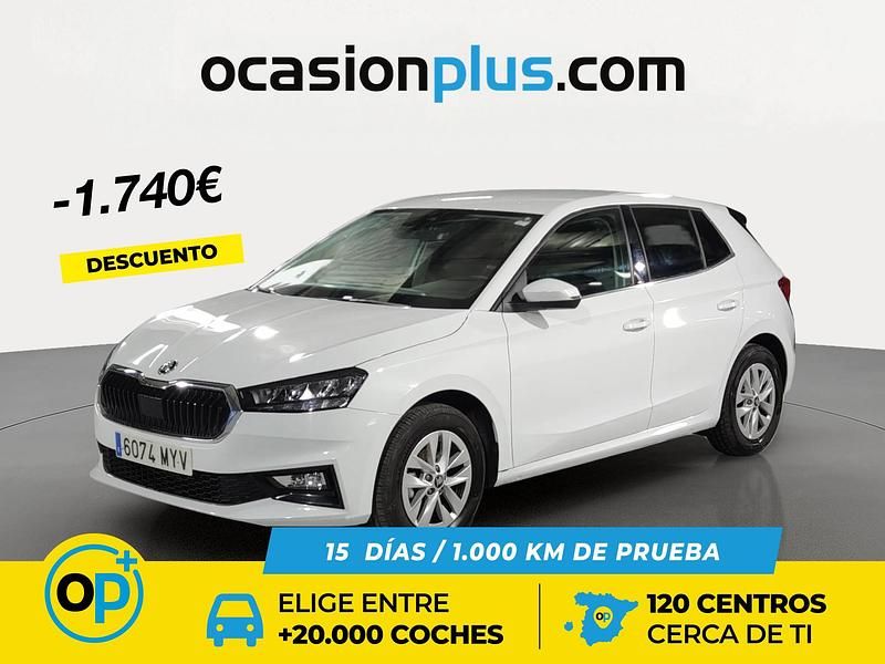 Usado Skoda Fabia Selection 95 CV (69 kW) 2025 Blanco Berlina