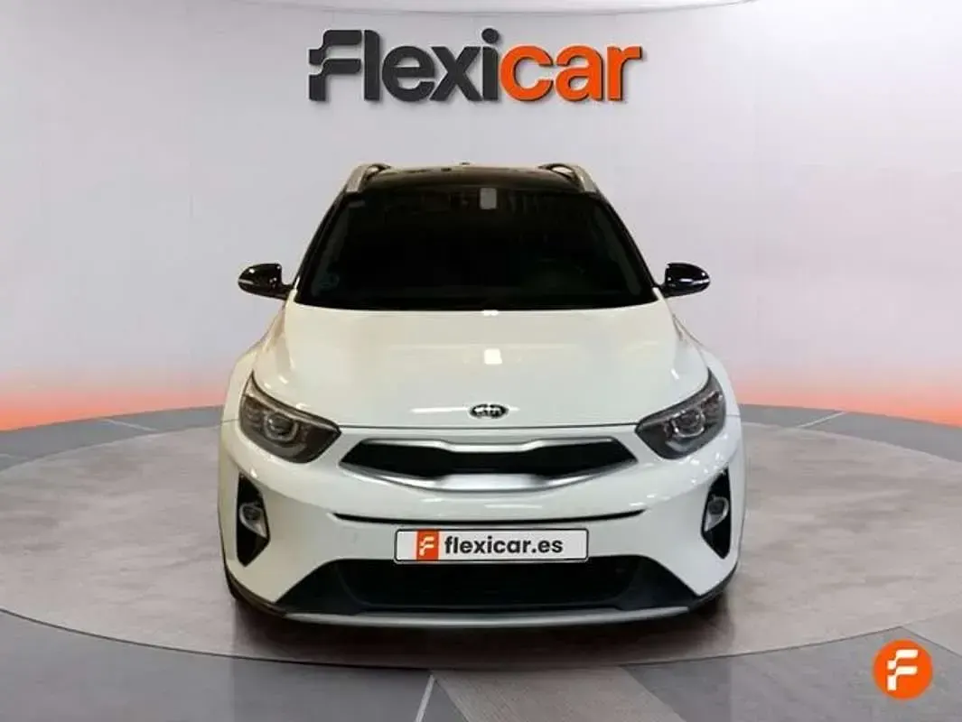 Usado Kia Stonic 120 CV (88 kW) 2018 Blanco SUV