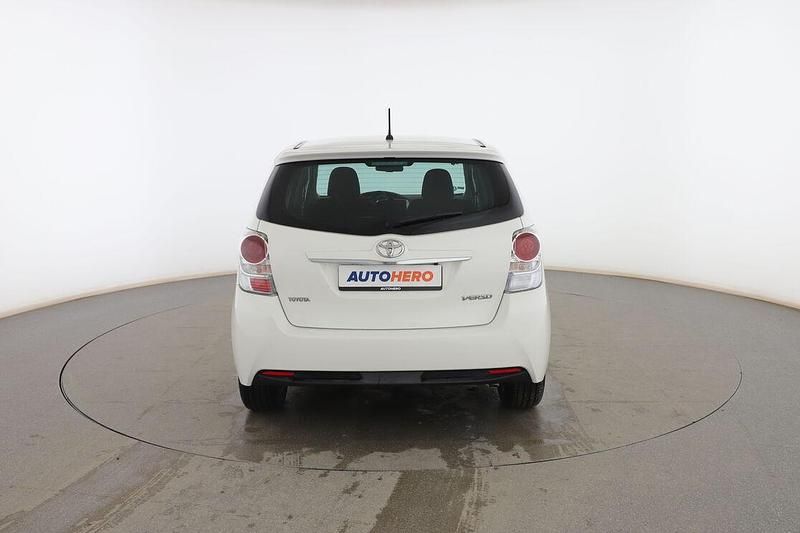 Usado Toyota Verso Active 132 CV (97 kW) 2014 Blanco Monovolumen