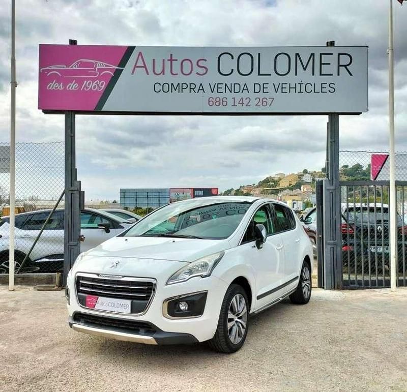 Usado Peugeot 3008 Style 120 CV (88 kW) 2014 Blanco Familiar
