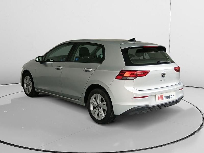 Usado VW Golf VIII Life 110 CV (80 kW) 2024 Gris Berlina