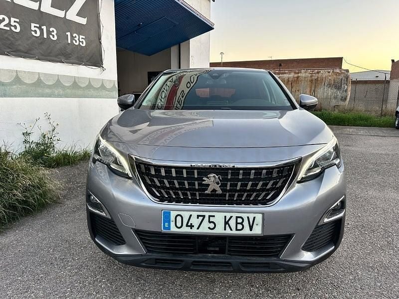 Usado Peugeot 3008 Allure 130 CV (95 kW) 2017 Gris / plata SUV