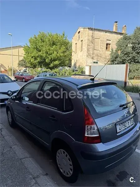 Usado Citroën C3 61 CV (44 kW) 2007 Azul Berlina