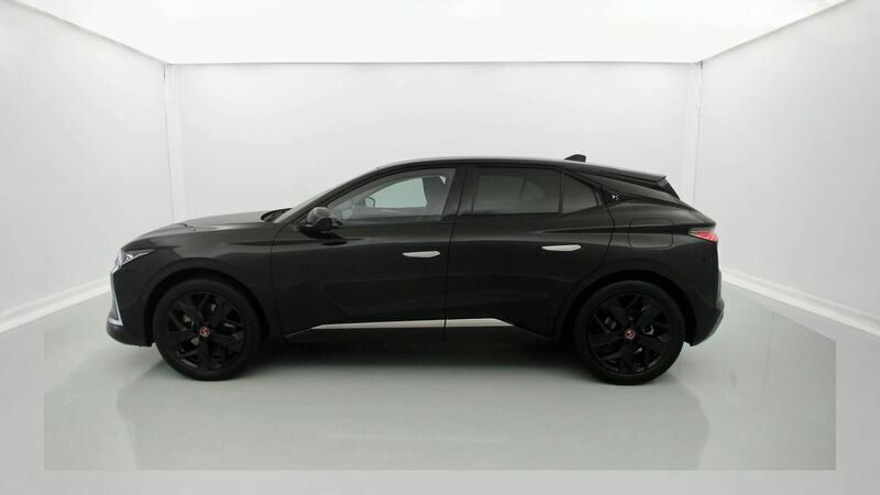 Usado DS Automobiles DS4 Performance Line Plus 225 CV (165 kW) 2022 Negro perla SUV