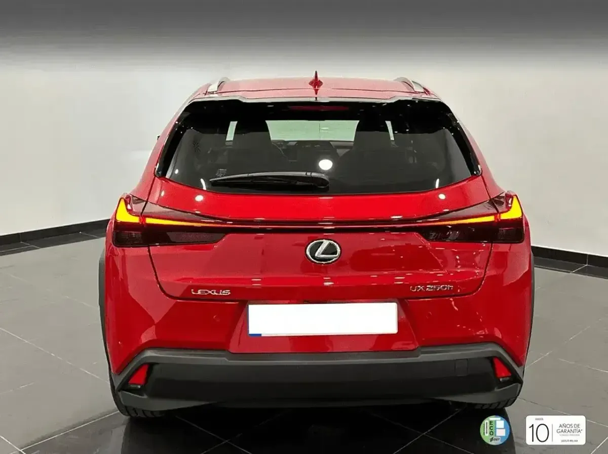 Usado Lexus UX 184 CV (135 kW) 2023 Rojo SUV
