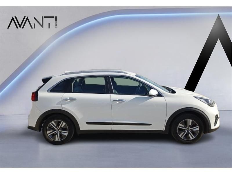 Usado Kia Niro 141 CV (103 kW) 2022 Blanco SUV