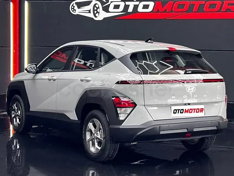 Usado Hyundai Kona 138 CV (101 kW) 2026 Gris / plata SUV
