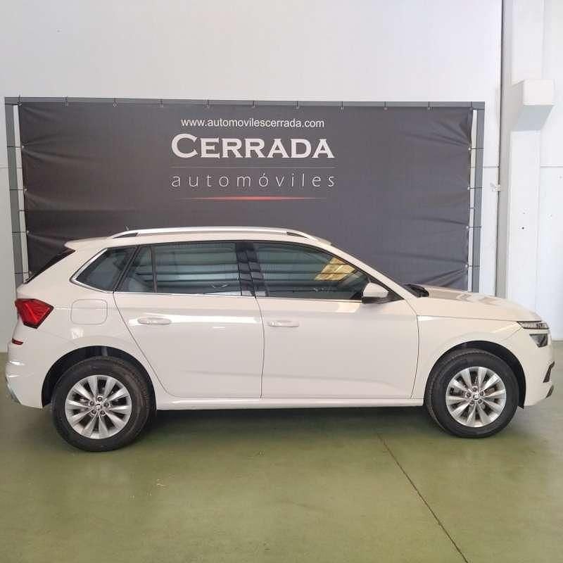 Usado Skoda Kamiq Ambition 110 CV (80 kW) 2021 Blanco SUV