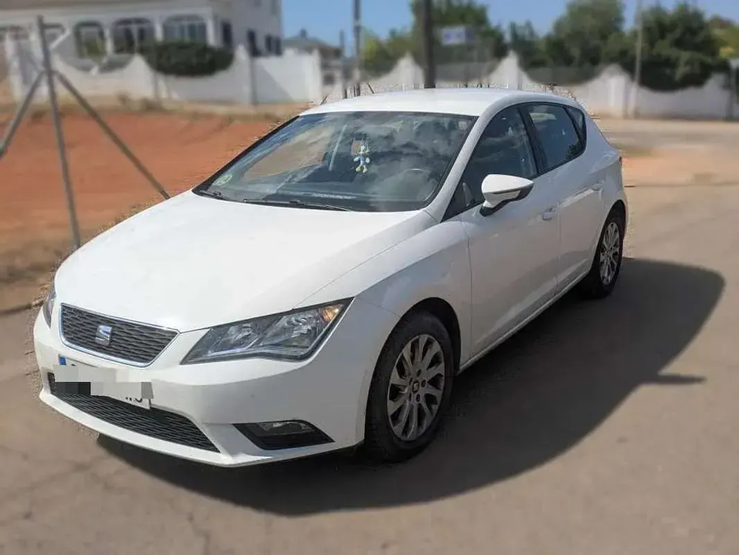 Usado Seat Leon Reference 105 CV (77 kW) 2014 Blanco Utilitario