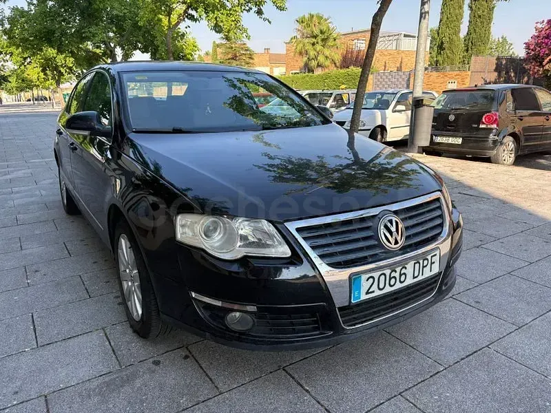 Usado VW Passat Advance 140 CV (102 kW) 2005 Negro Berlina
