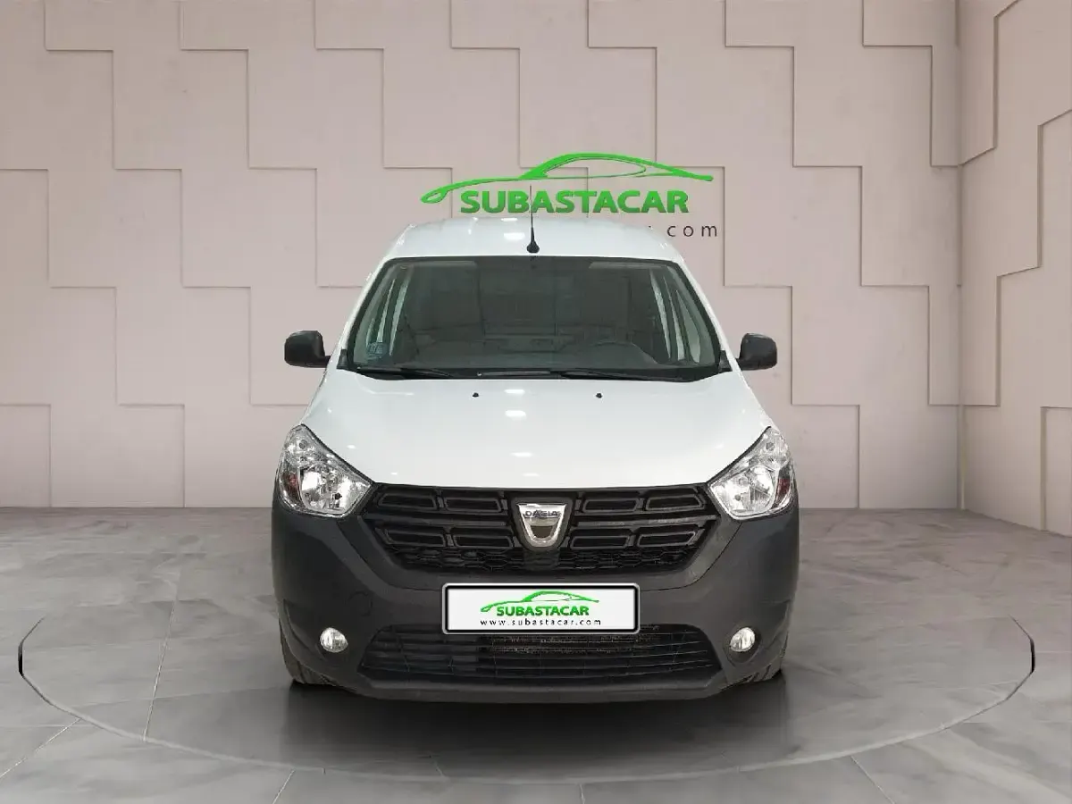 Usado Dacia Dokker Essentiel 110 CV (80 kW) 2021 Blanco Monovolumen