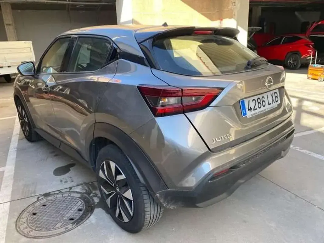 Usado Nissan Juke Acenta 114 CV (83 kW) 2022 Gris SUV