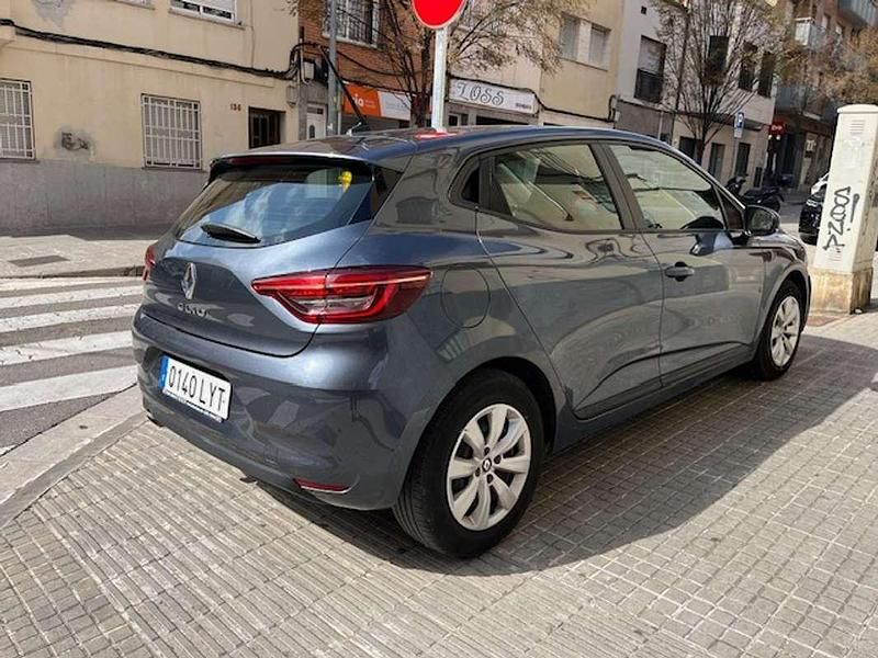 Usado Renault Clio Equilibre 91 CV (66 kW) 2022 Gris Utilitario